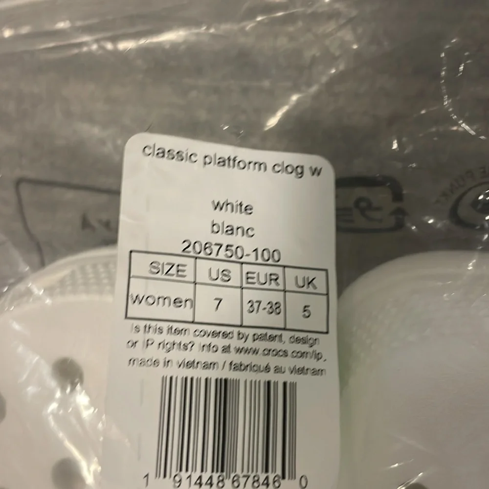 White platform crocs - Picture 2 of 3